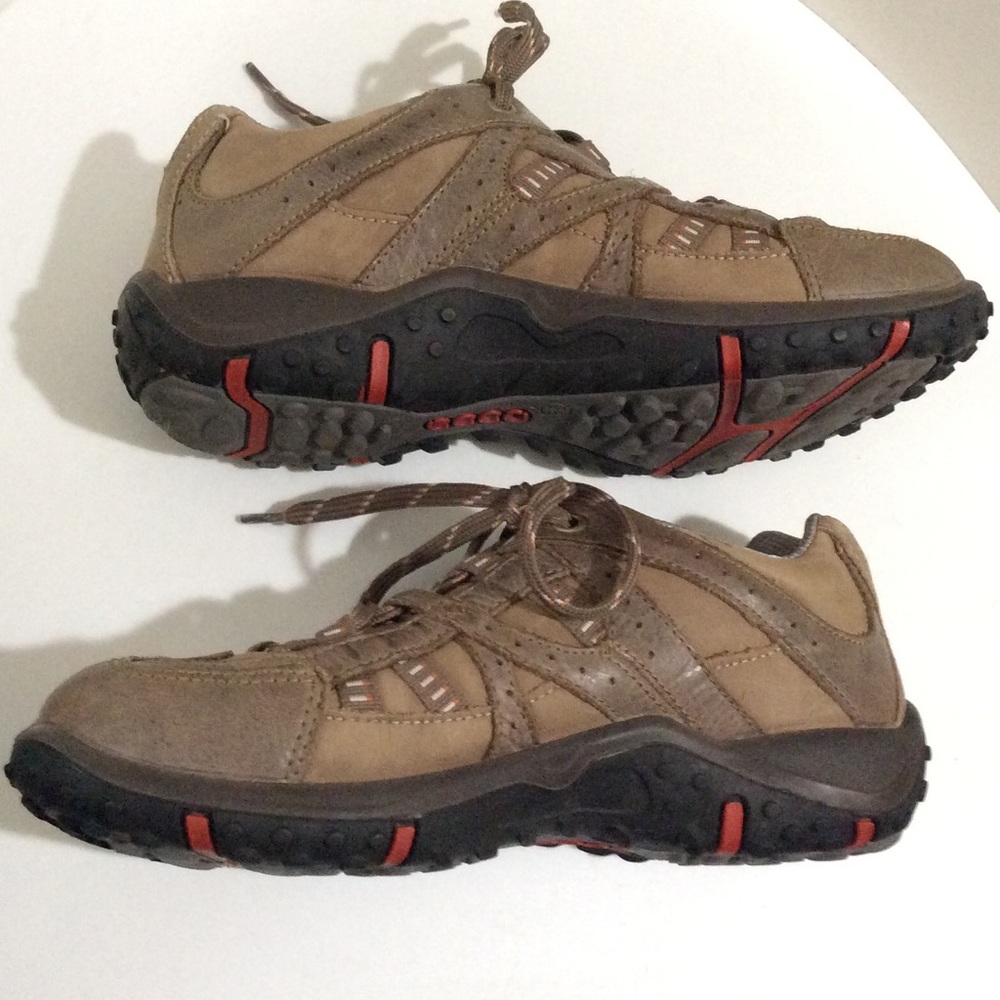 ECCO Receptor Technology hiking & trail shoes